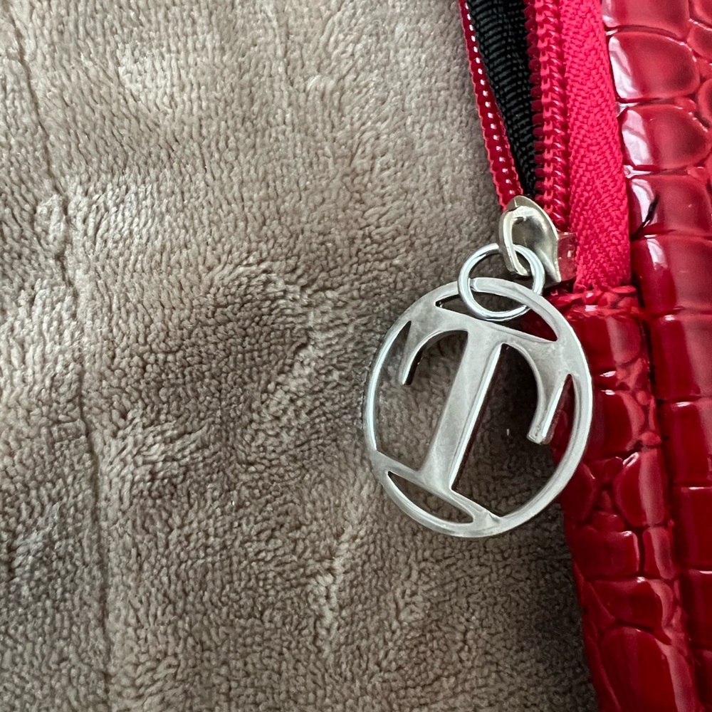 Red Leather Laptop Sleeve Case - Picture 3 of 12